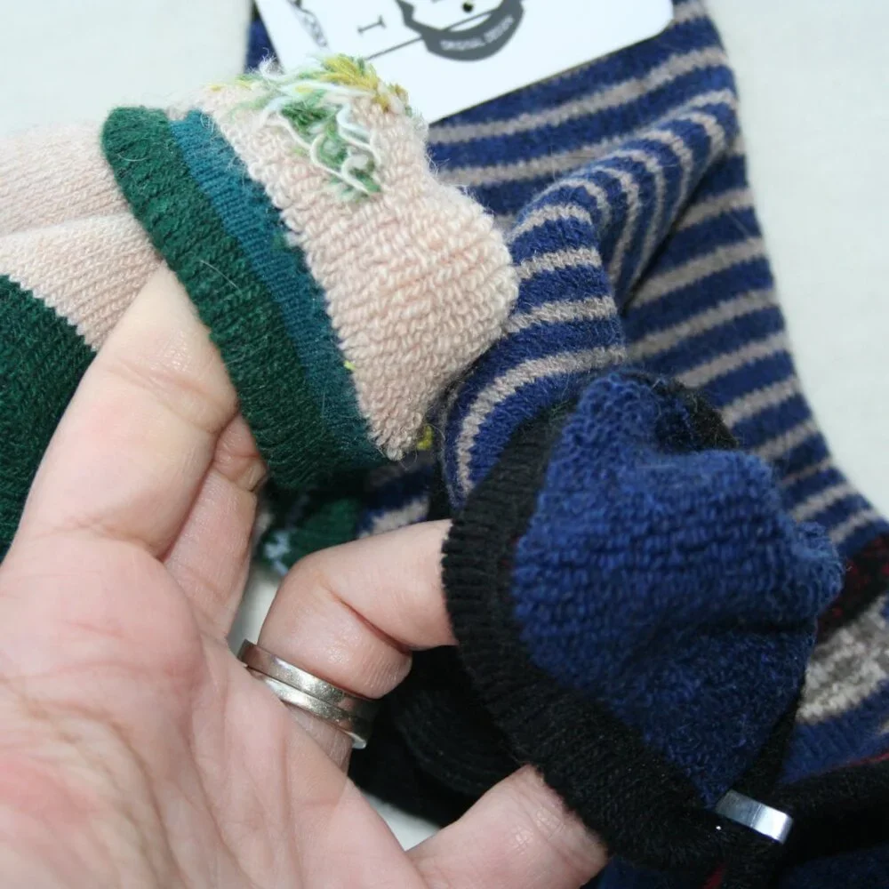 SUPER SOFT KIDS Sz 9 - 11 DINO SOCKS THICK COMFY WARM 2 PAIR LOT DINOSAUR BOYS